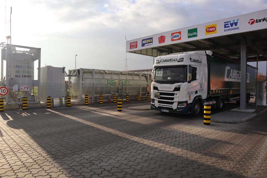 Truck LNG on the road